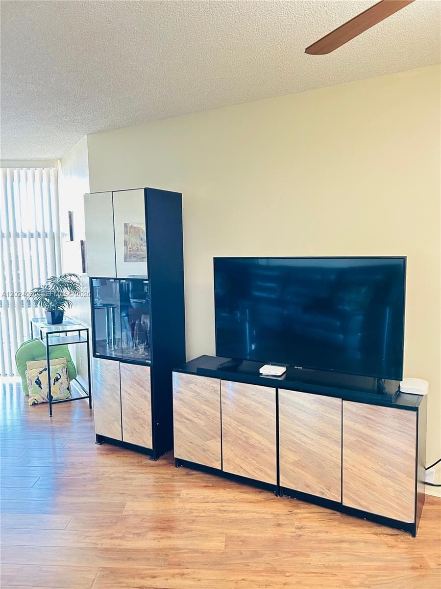 OCEANVIEW PARK CONDO · #912 in Hallandale Beach - Photo 4