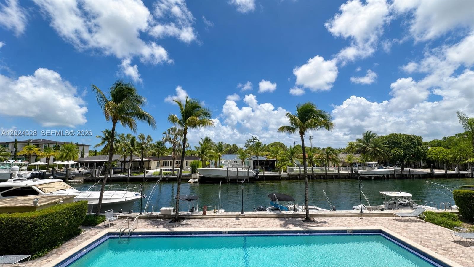 VECINO DEL MAR CONDO · #206 in North Miami - Photo 2