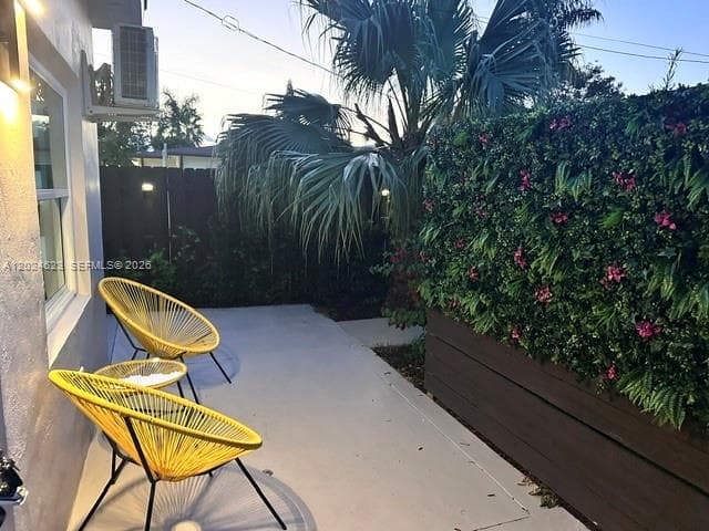 HOLLYWOOD SOUTH SIDE ADD · #3 in Hollywood - Photo 5