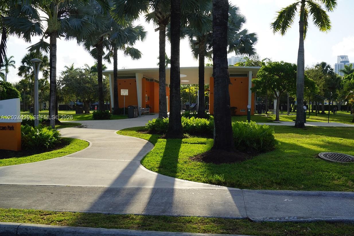 DESOTO PARK COBDO · #312 in Hallandale Beach - Photo 20