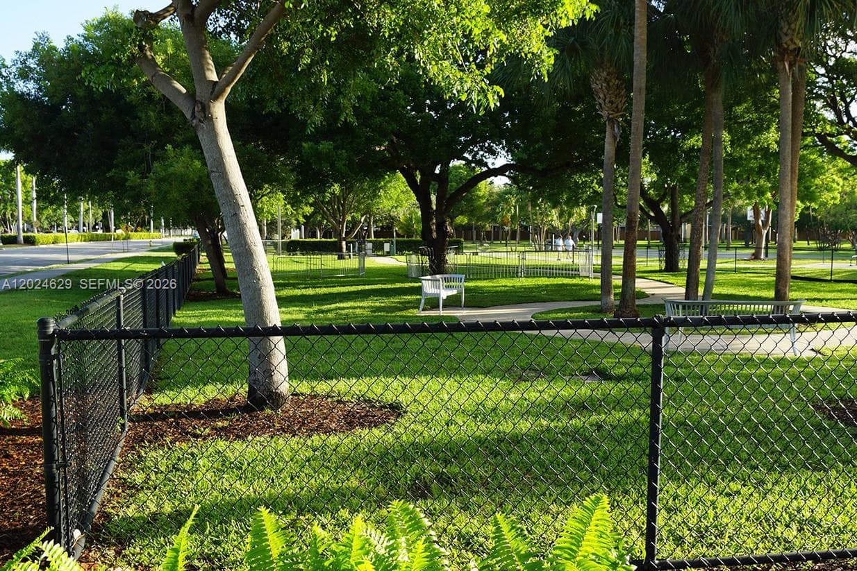 DESOTO PARK COBDO · #312 in Hallandale Beach - Photo 18