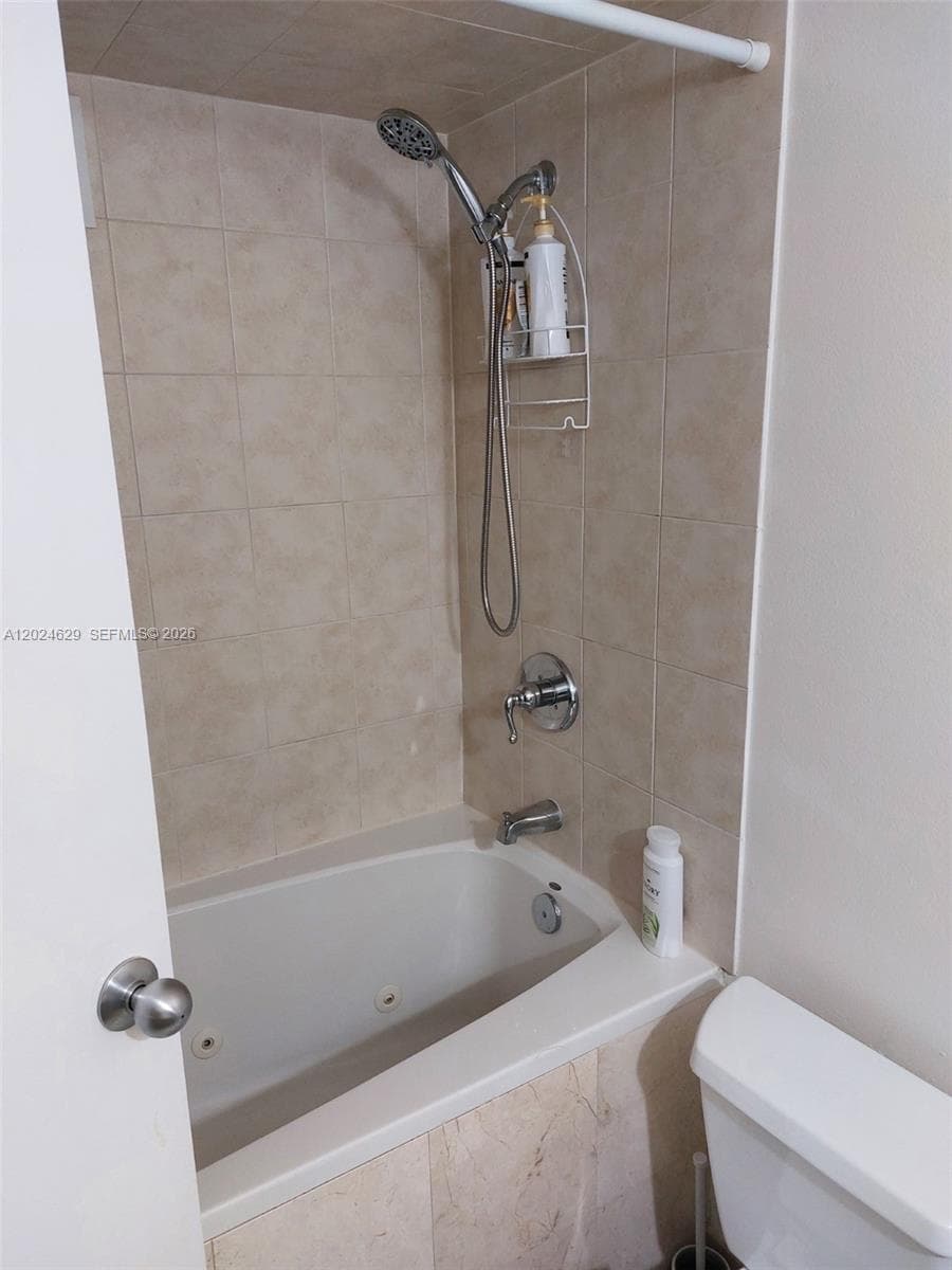 DESOTO PARK COBDO · #312 in Hallandale Beach - Photo 11