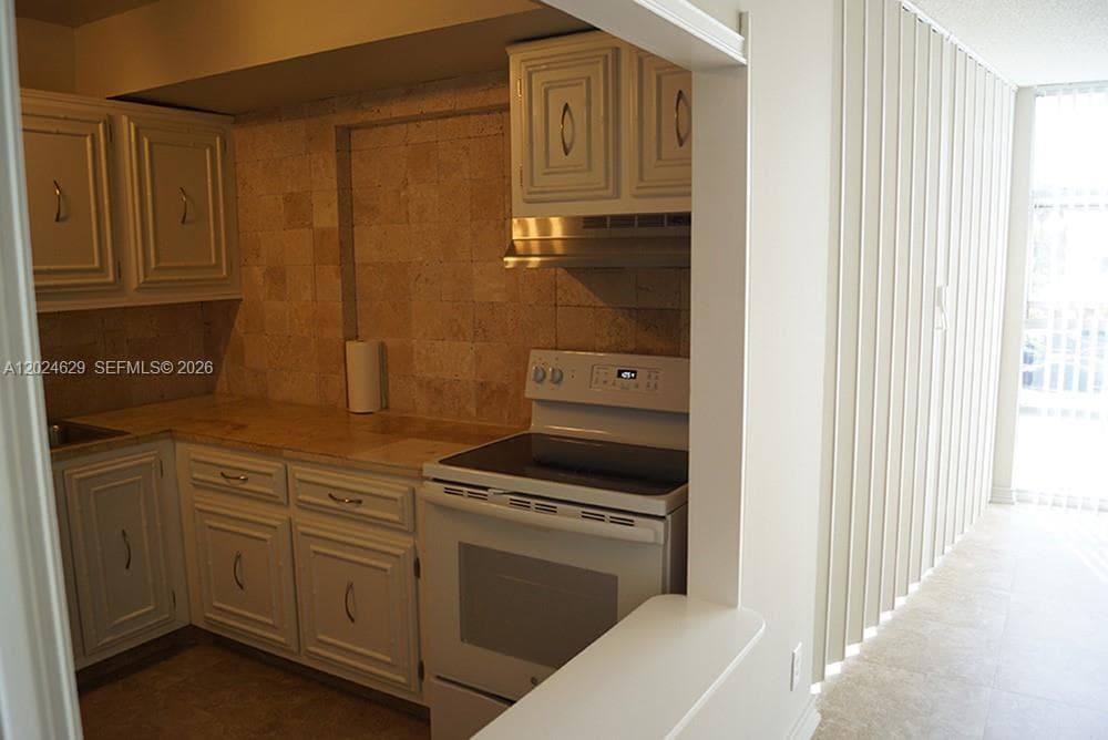 DESOTO PARK COBDO · #312 in Hallandale Beach - Photo 8