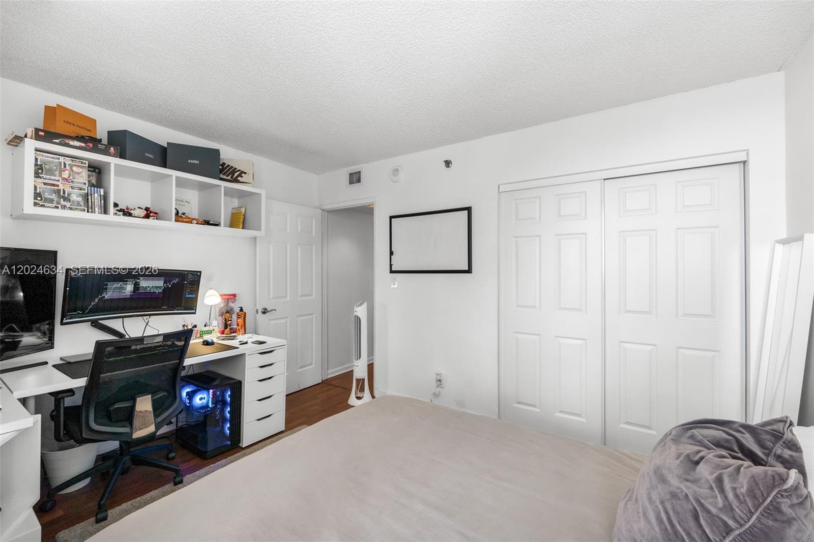 2nd bedroom