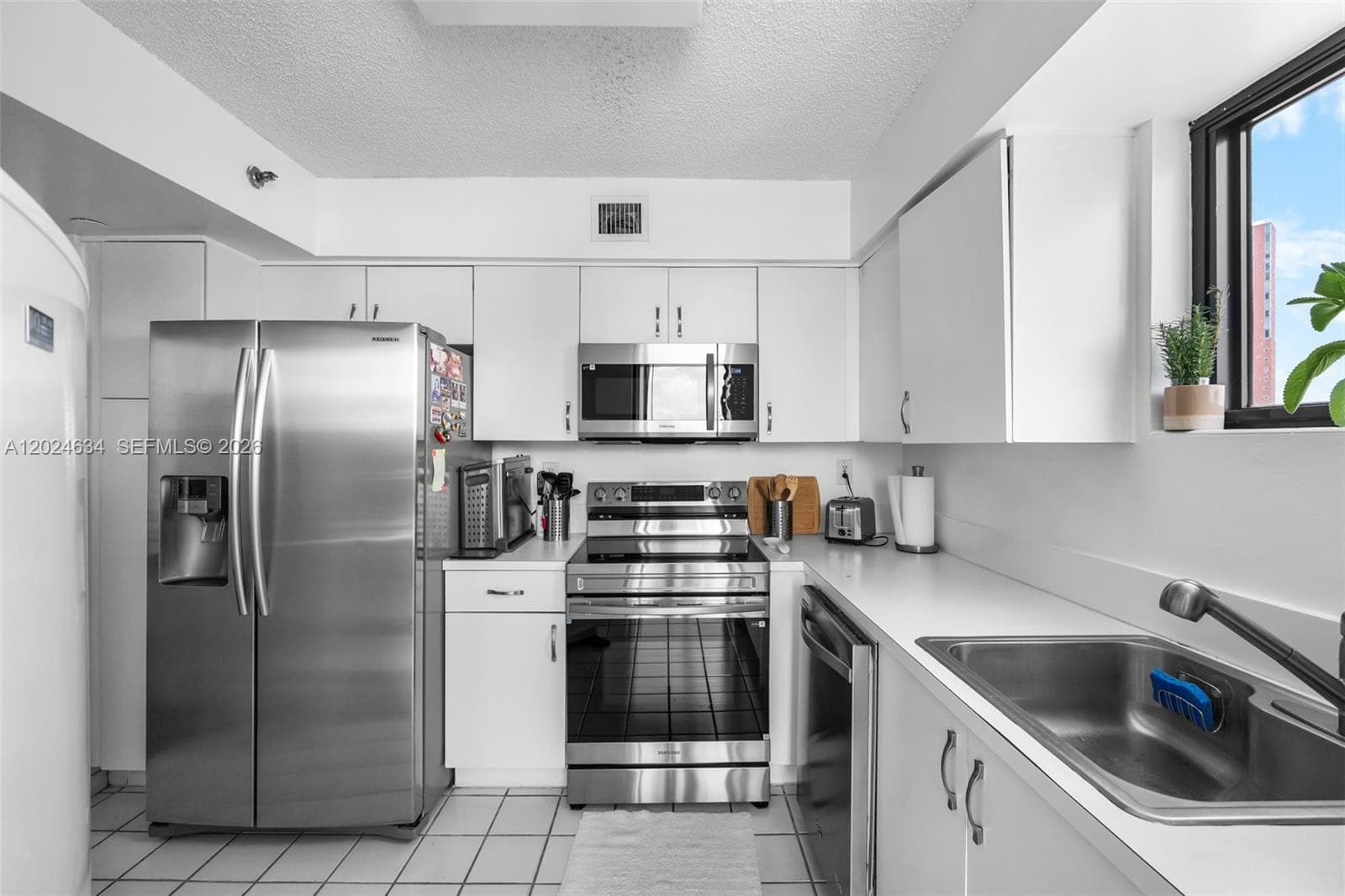 PARC CENTRAL · #1601 in Aventura - Photo 10