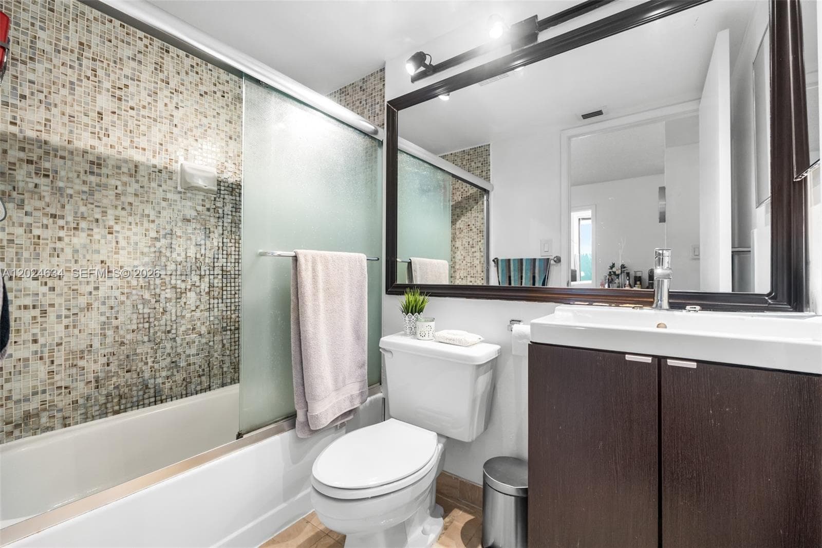 2nd bathroom