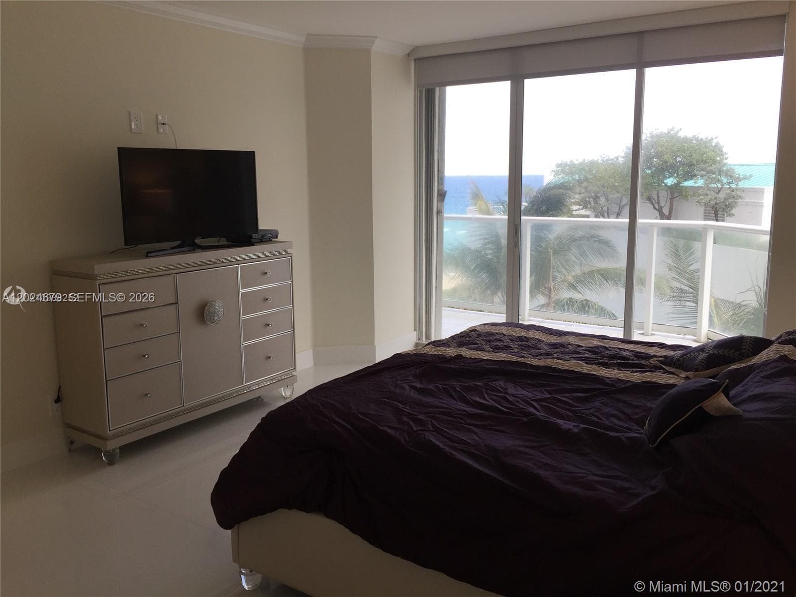 Oceania III · #538 in Sunny Isles Beach - Photo 13