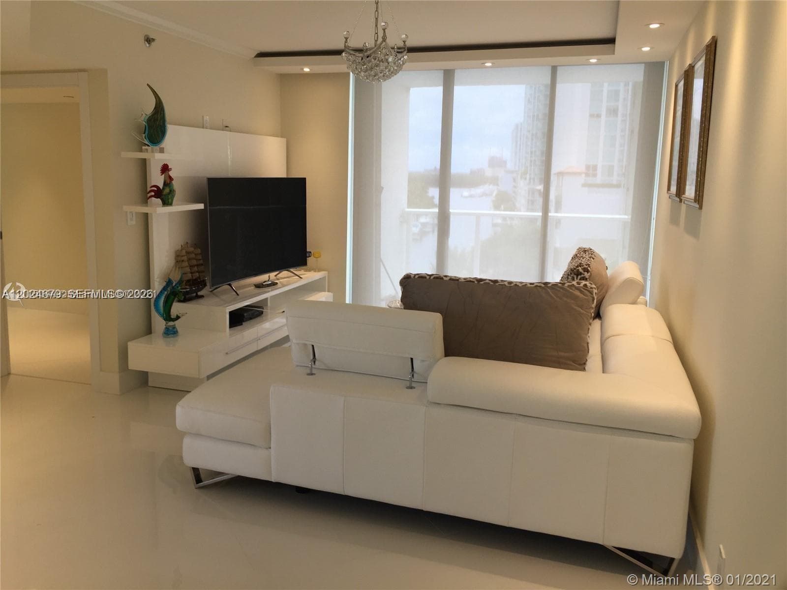 Oceania III · #538 in Sunny Isles Beach - Photo 8