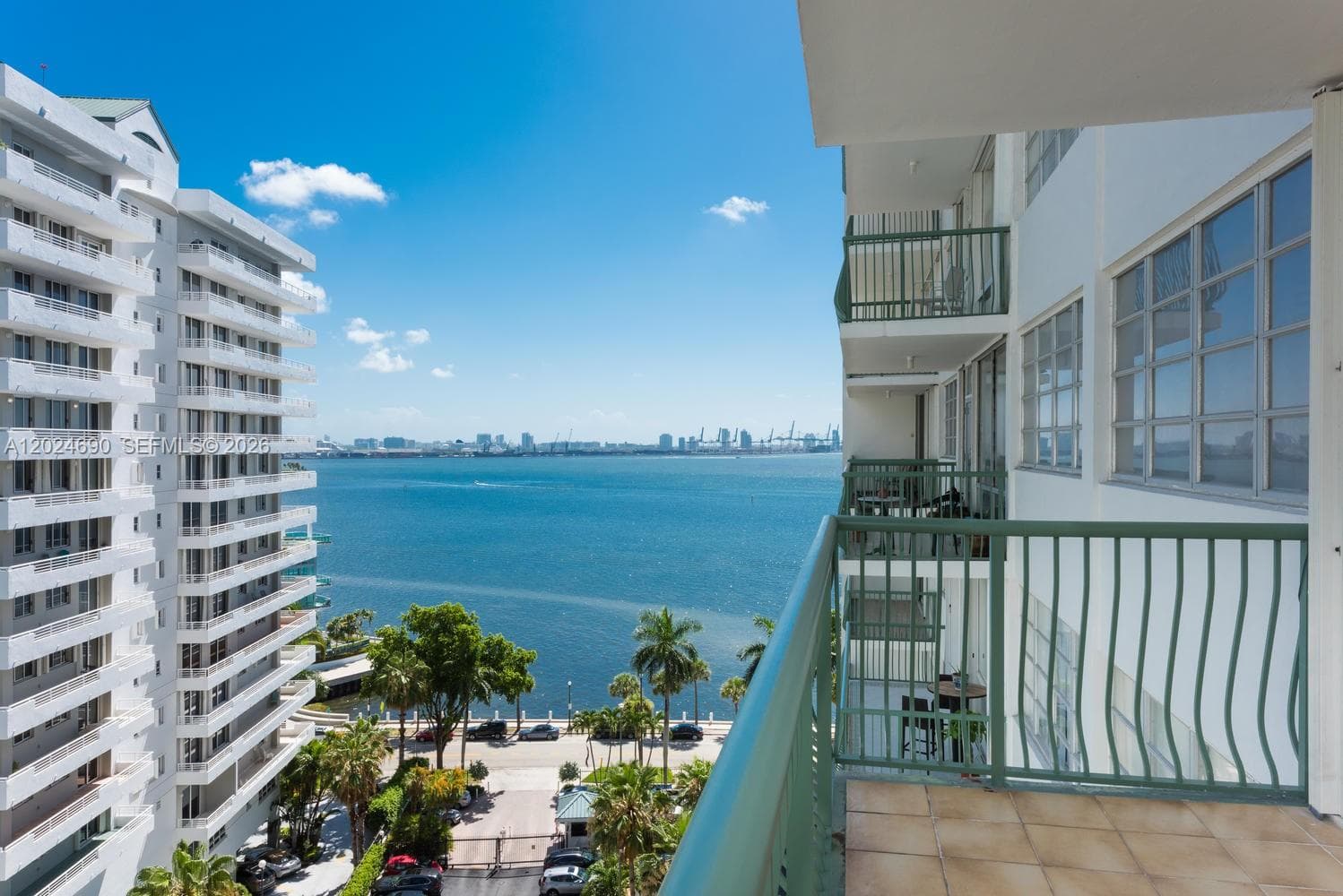 BRICKELL BAY TOWER CONDO · #1116 in Miami - Photo 2
