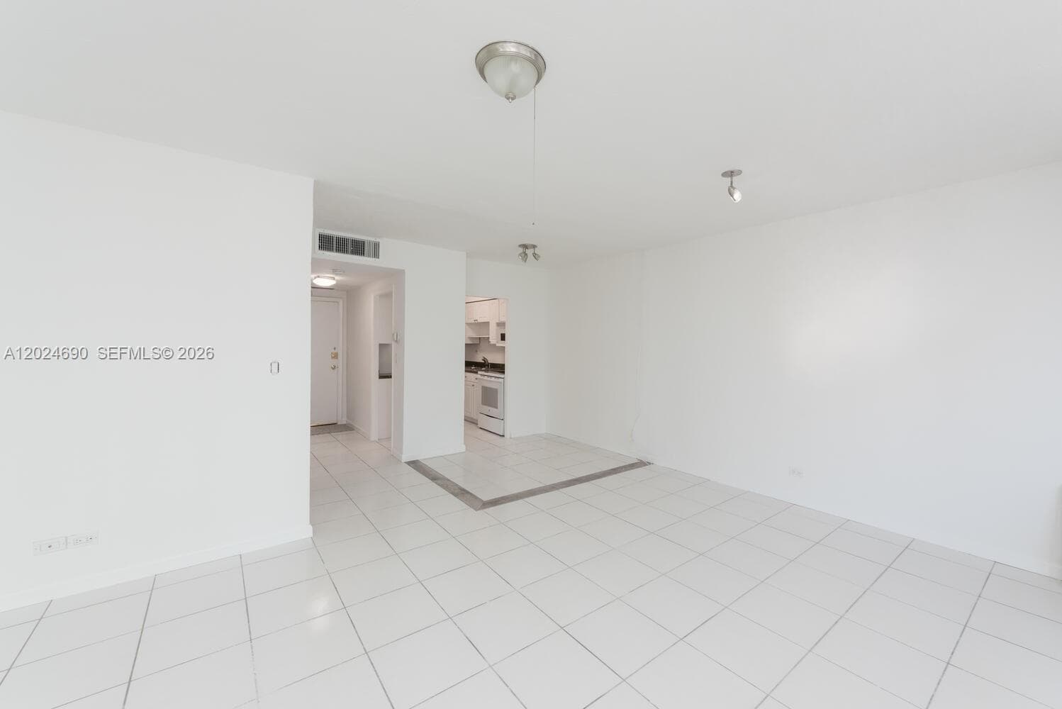 BRICKELL BAY TOWER CONDO · #1116 in Miami - Photo 6