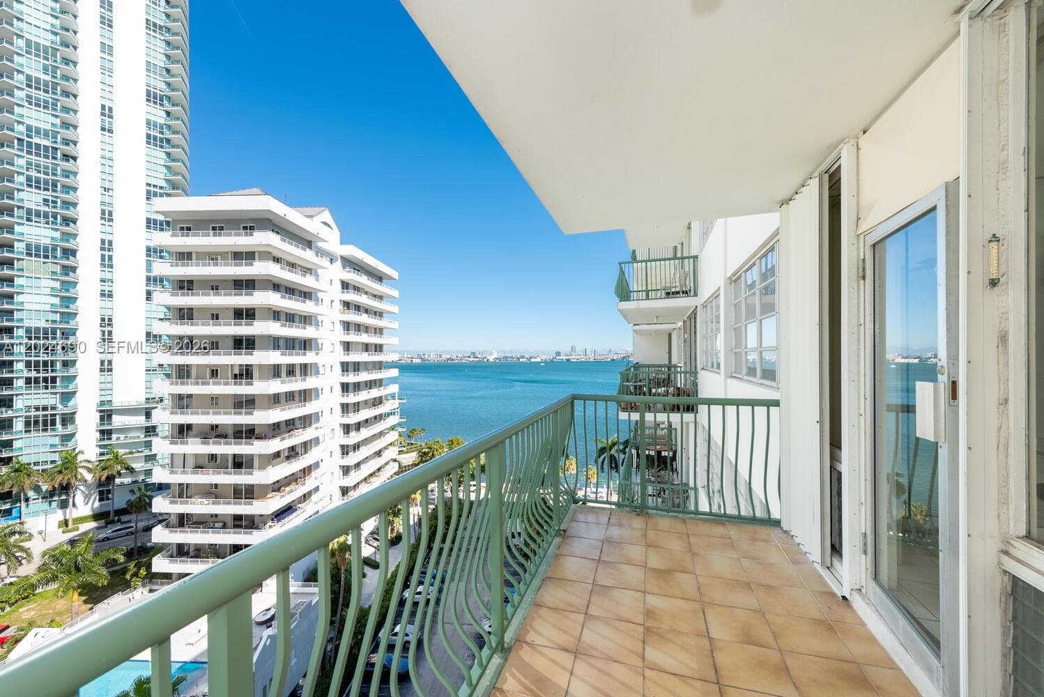 BRICKELL BAY TOWER CONDO · #1116 in Miami - Photo 17