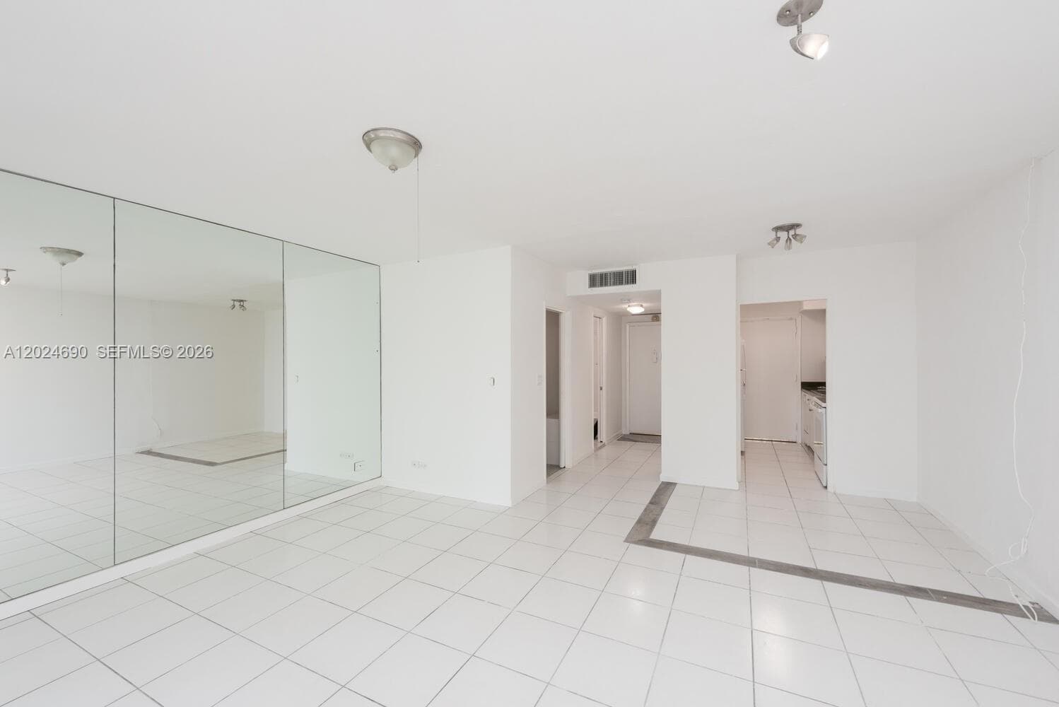 BRICKELL BAY TOWER CONDO · #1116 in Miami - Photo 5
