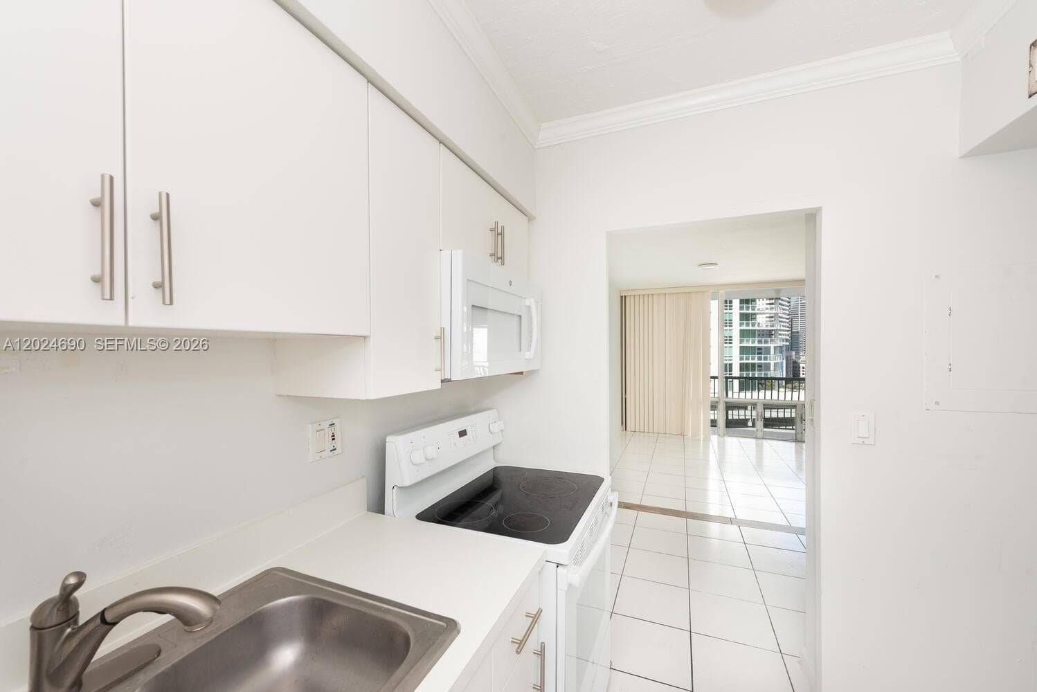 BRICKELL BAY TOWER CONDO · #1116 in Miami - Photo 9