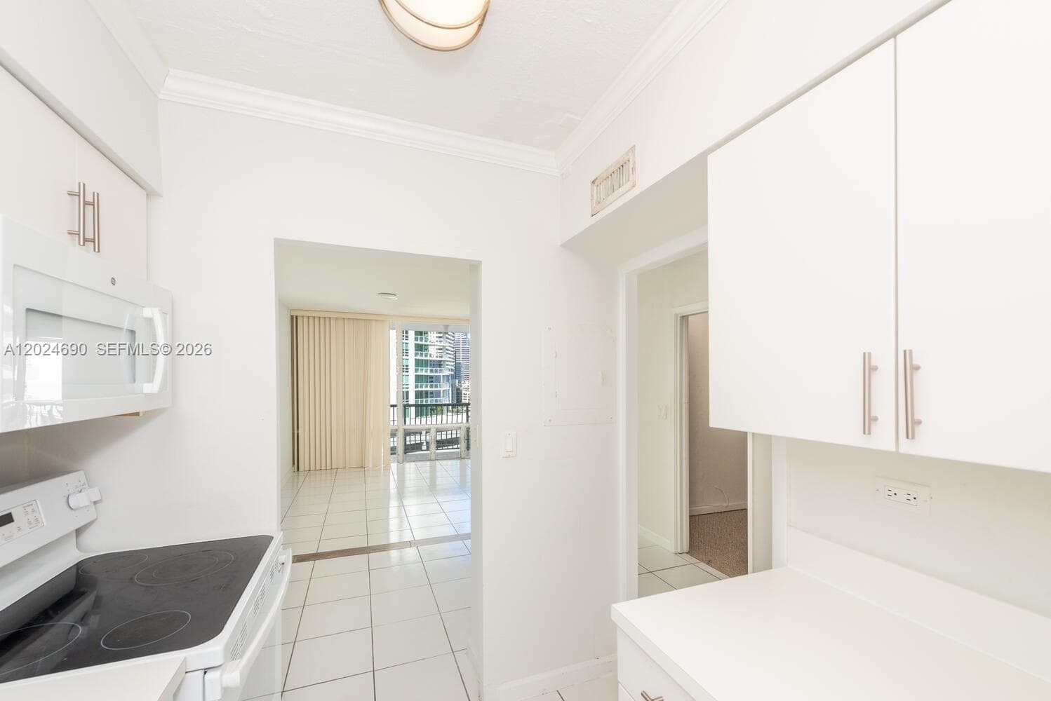 BRICKELL BAY TOWER CONDO · #1116 in Miami - Photo 10