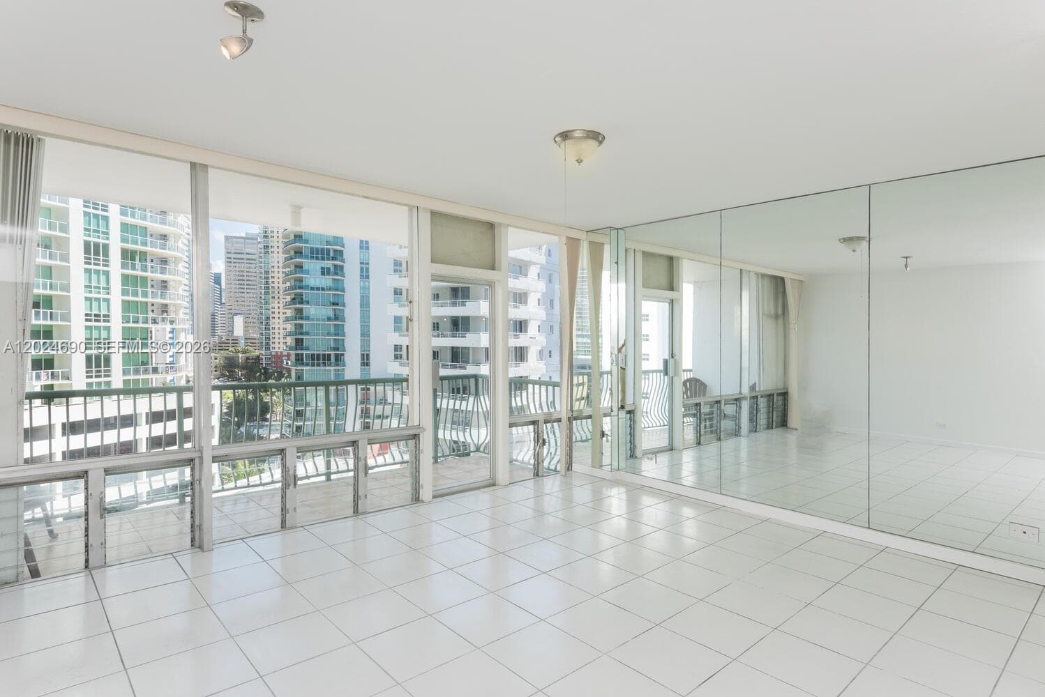 BRICKELL BAY TOWER CONDO · #1116 in Miami - Photo 14