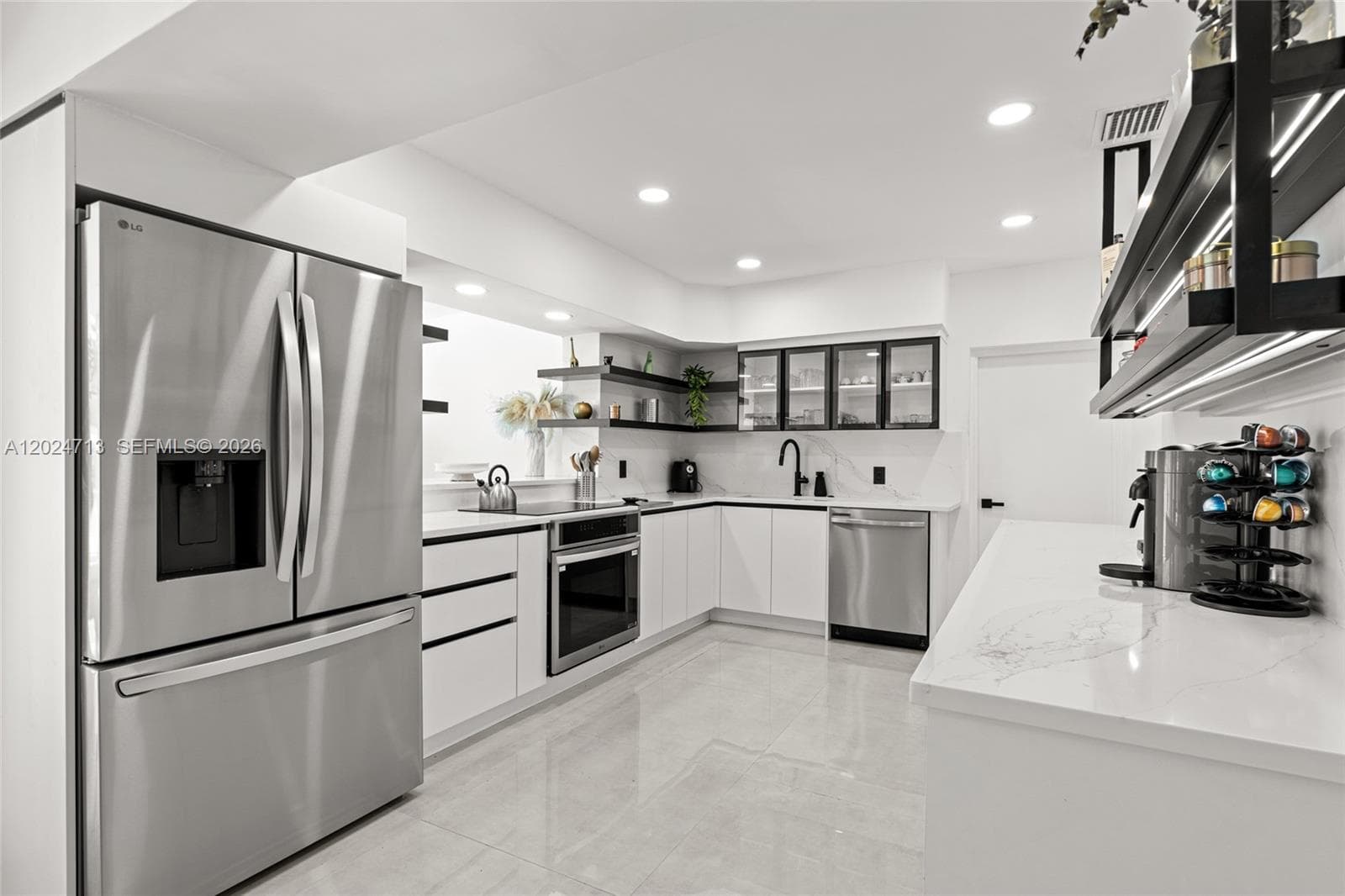 13010 Griffing Blvd photo 10