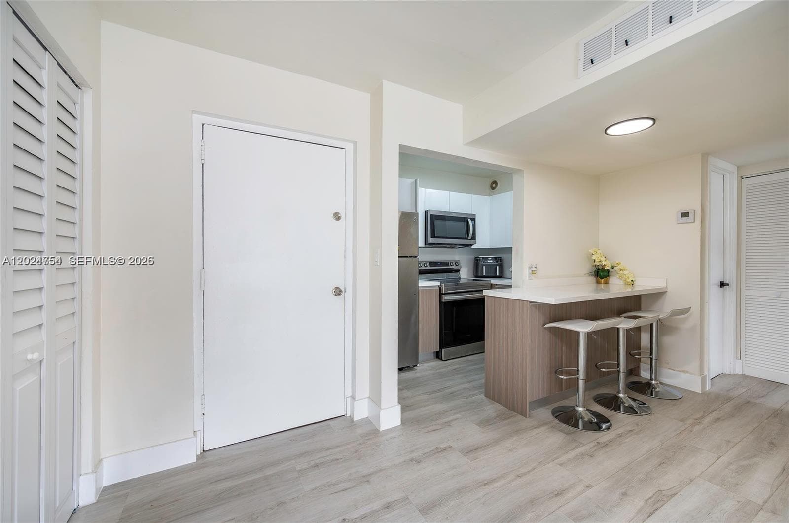 BAYCOURT TOWERS CONDO · #7E in Miami Beach - Photo 6