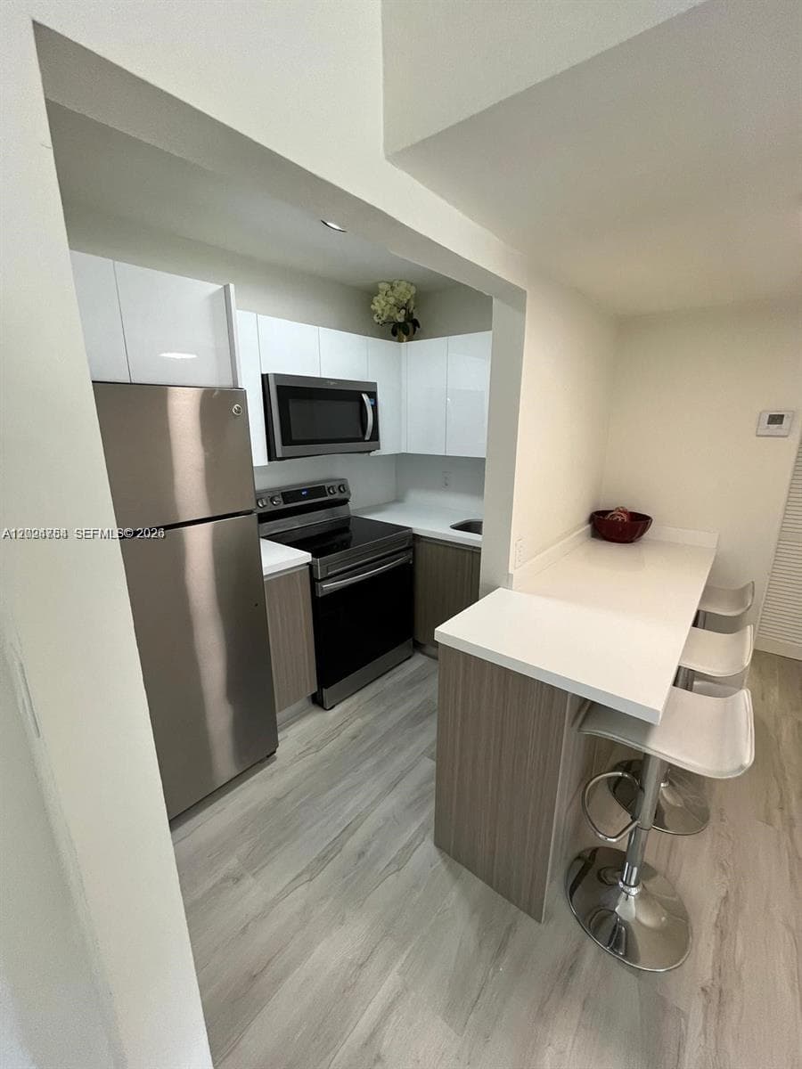 BAYCOURT TOWERS CONDO · #7E in Miami Beach - Photo 7