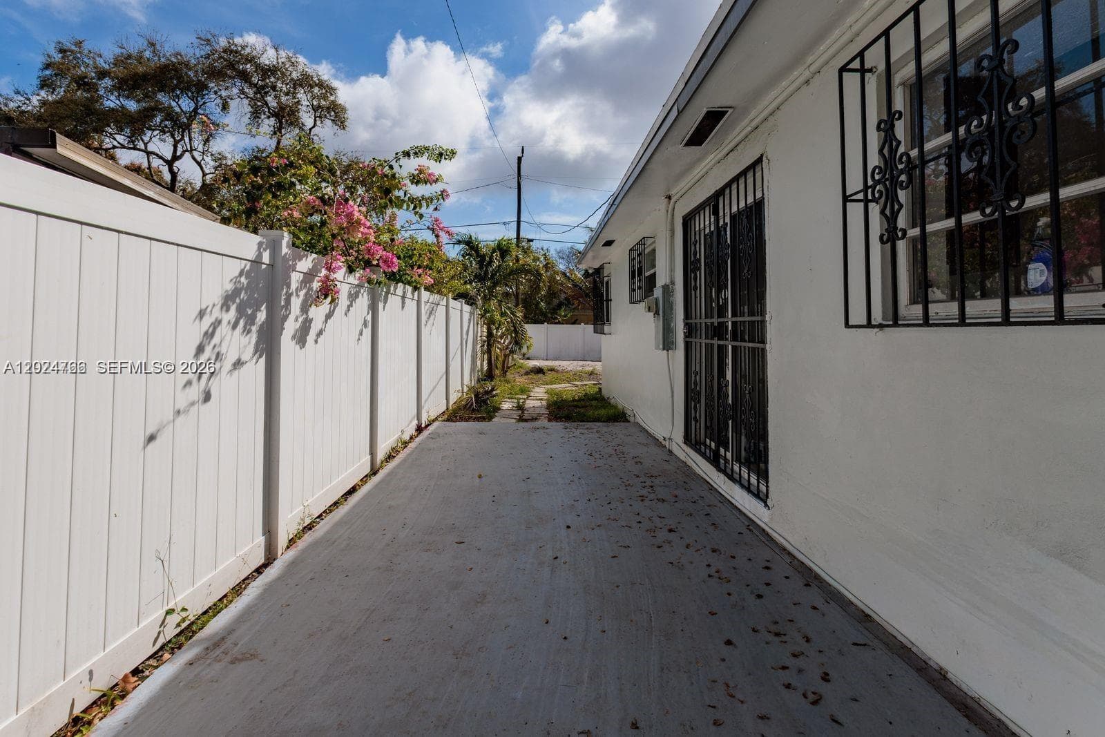 1301 NE 153rd St #1301 photo 17