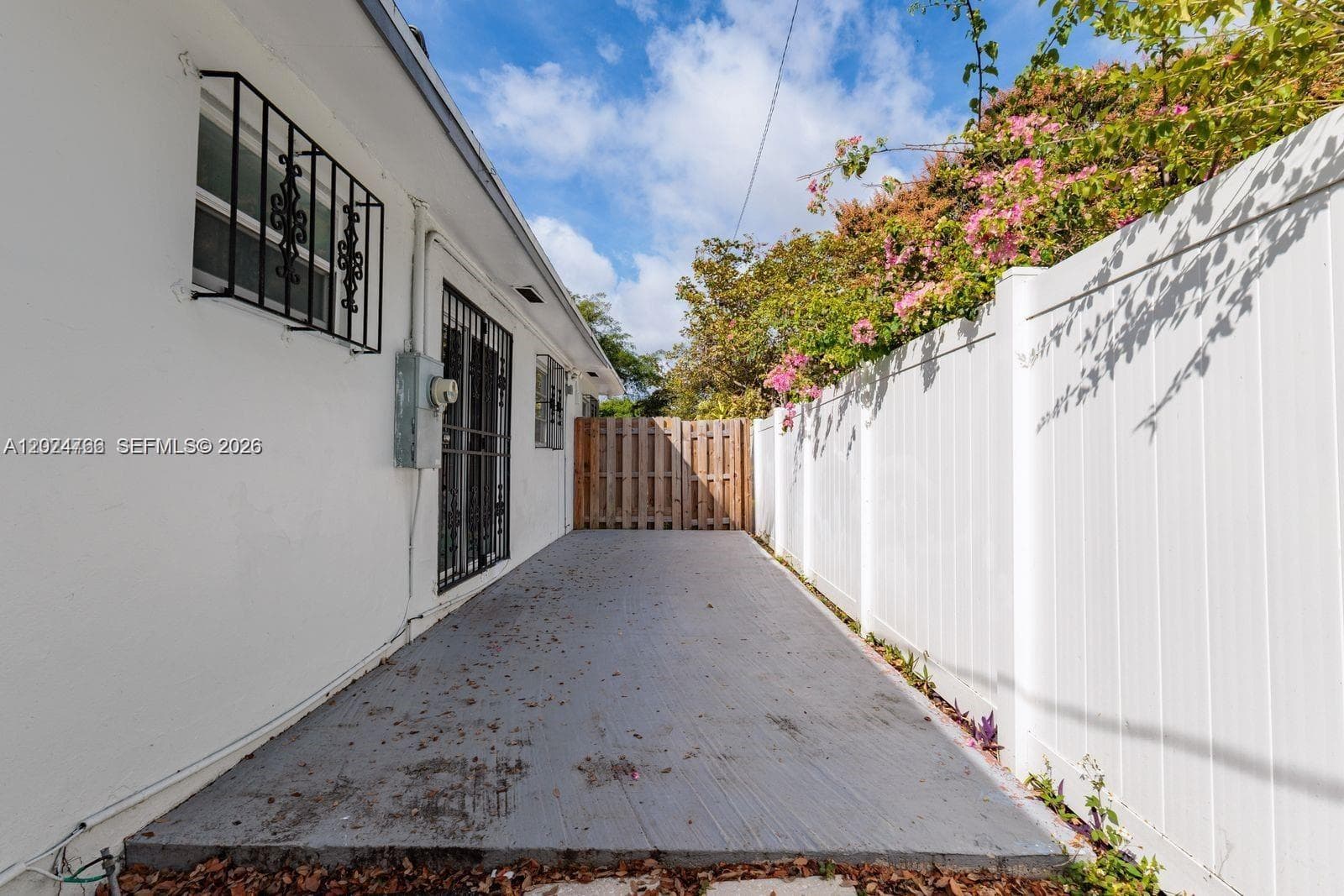 1301 NE 153rd St #1301 photo 16