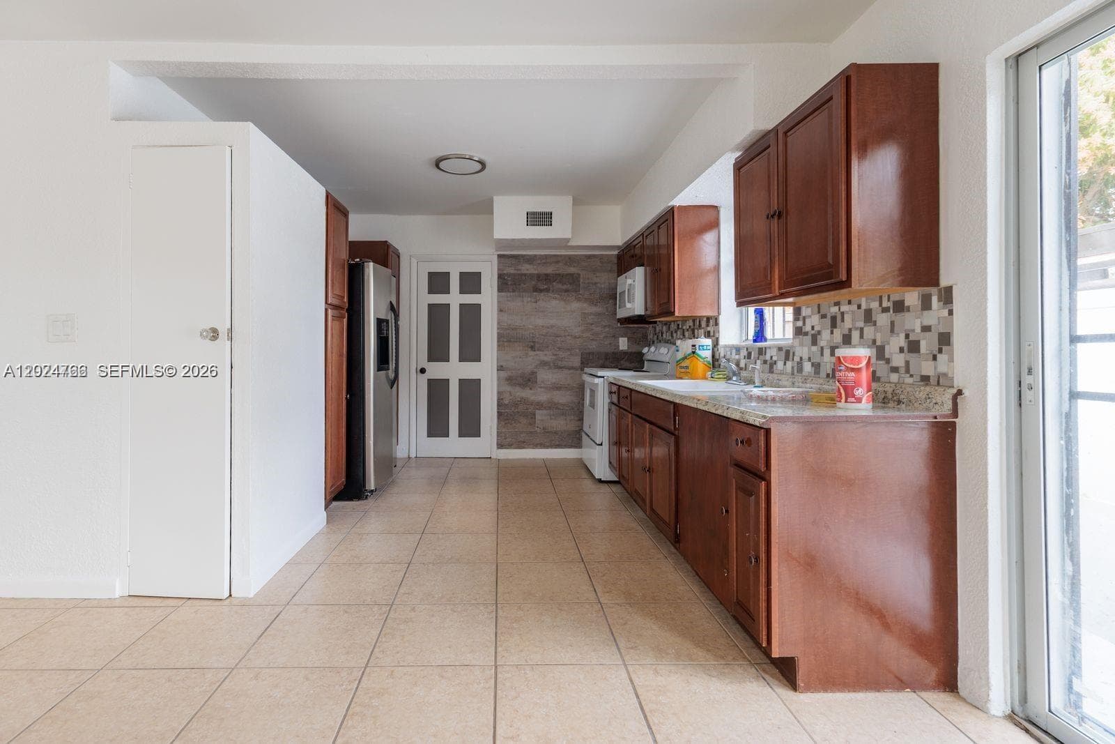 1301 NE 153rd St #1301 photo 4