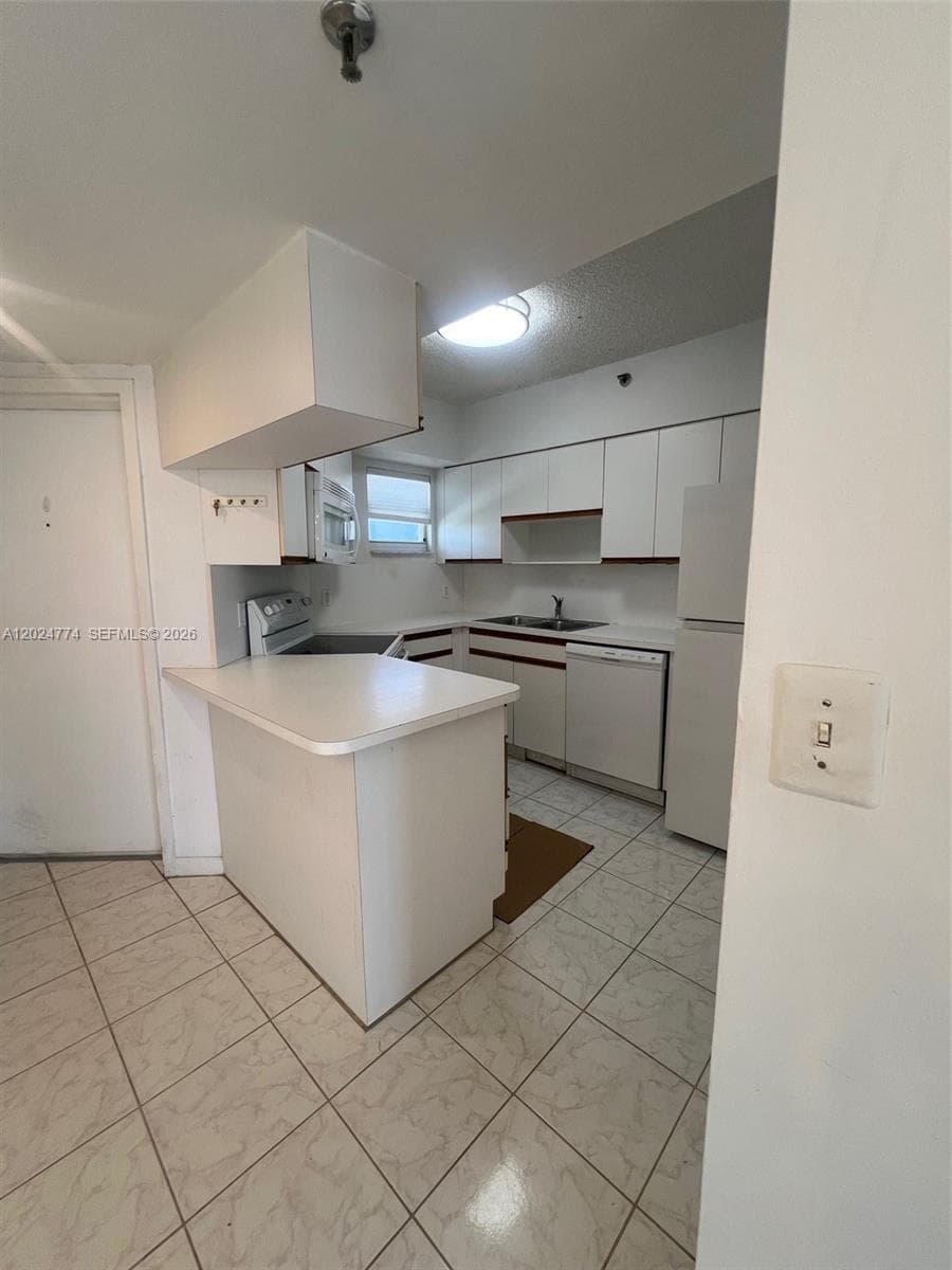 OCEAN 91 CONDO · #502 in Surfside - Photo 4