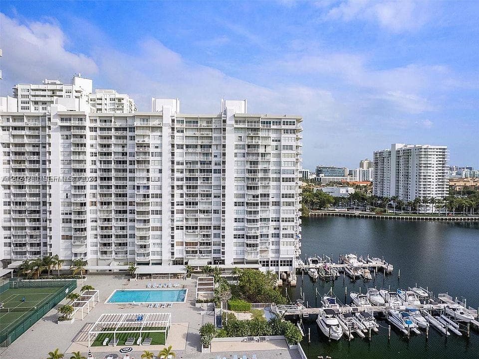 DEL PRADO MARINA · #1904 in Aventura - Photo 3