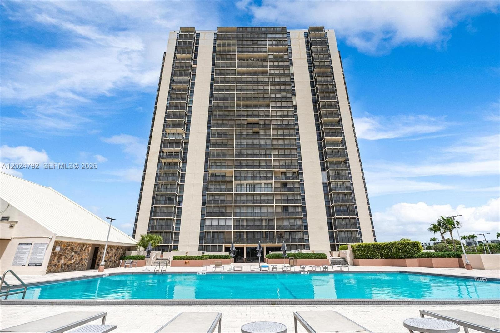 CORONADO TOWERS · #825 in Aventura - Photo 2