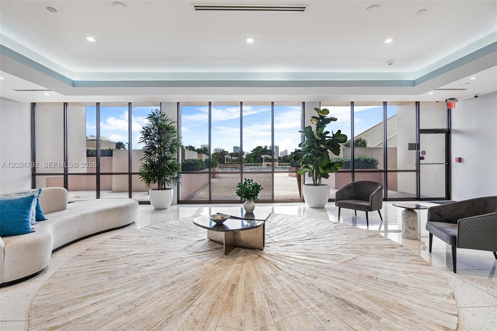 CORONADO TOWERS · #825 in Aventura - Photo 4
