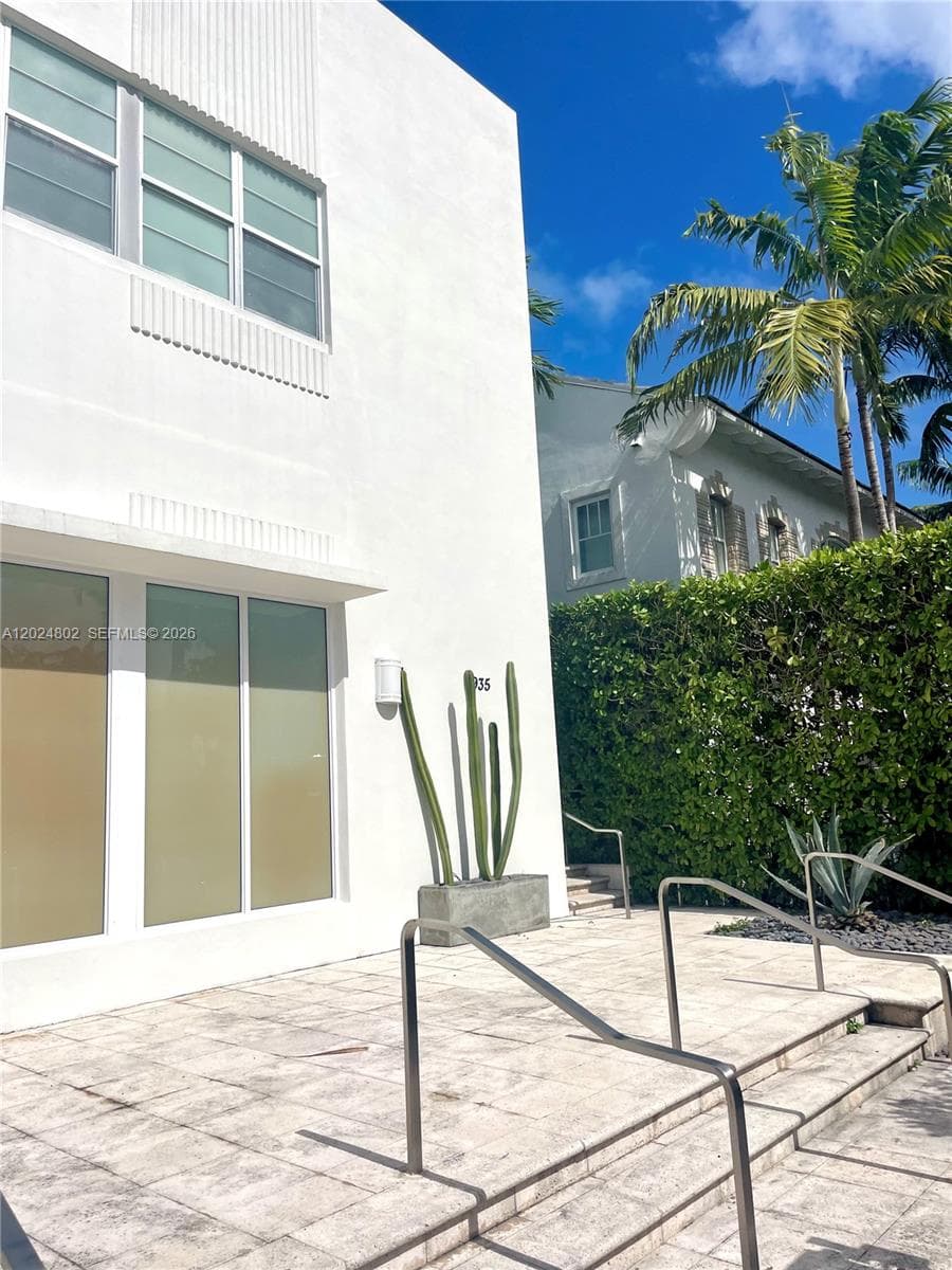 THE NOBLOI CONDO · #6 in Miami Beach - Photo 32