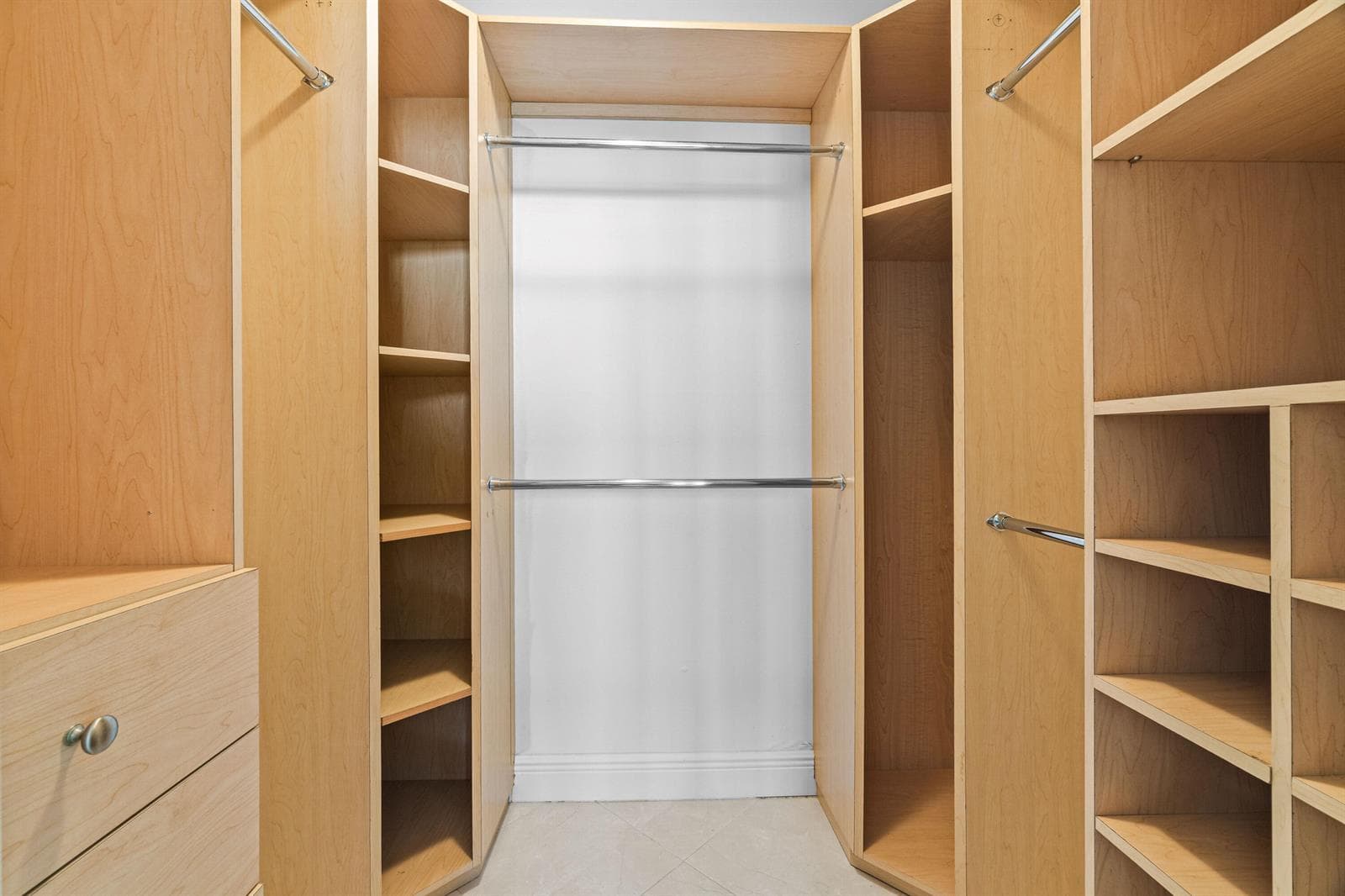 Walk-in Closet 1