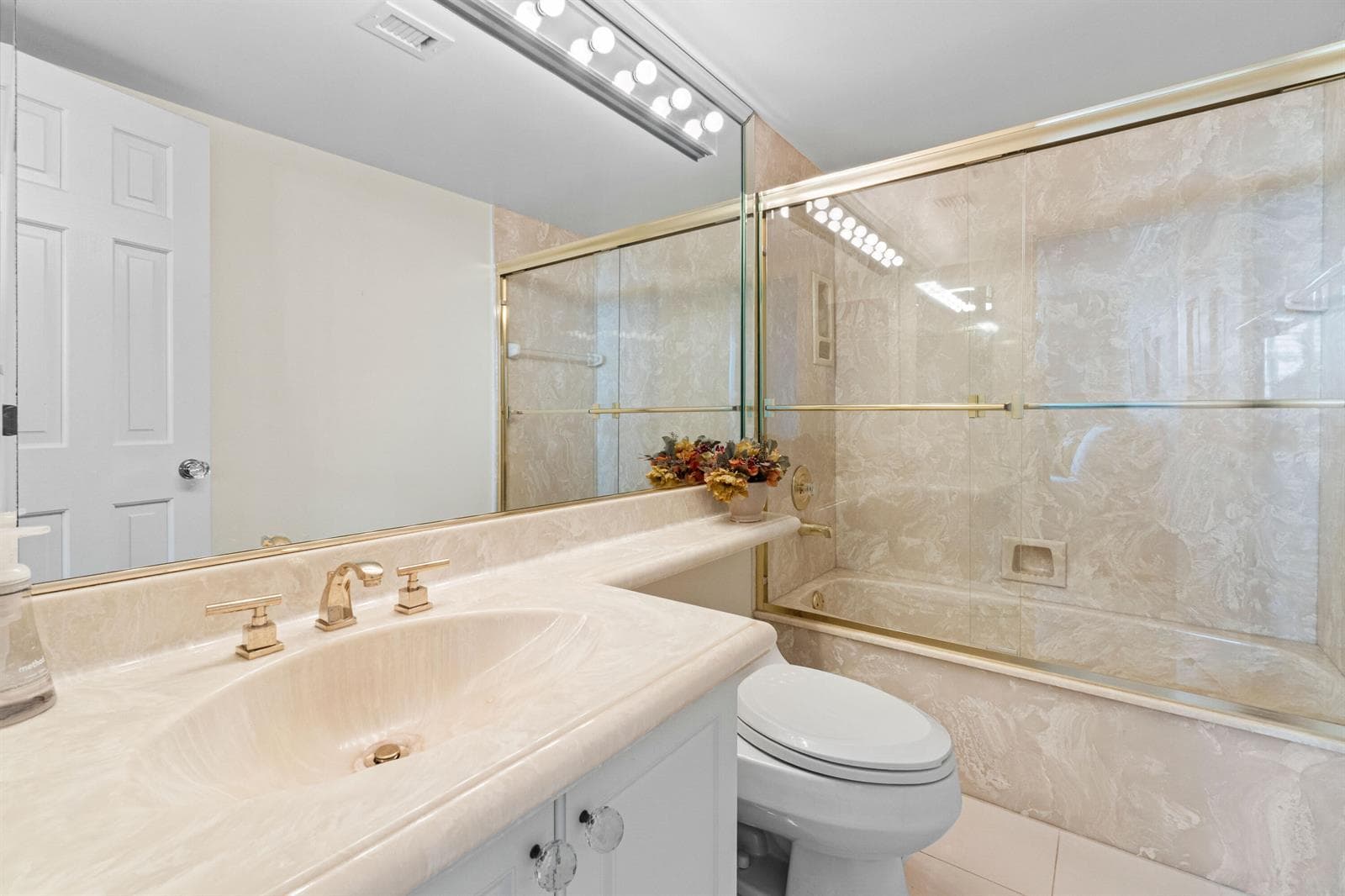 Master-Bathroom
