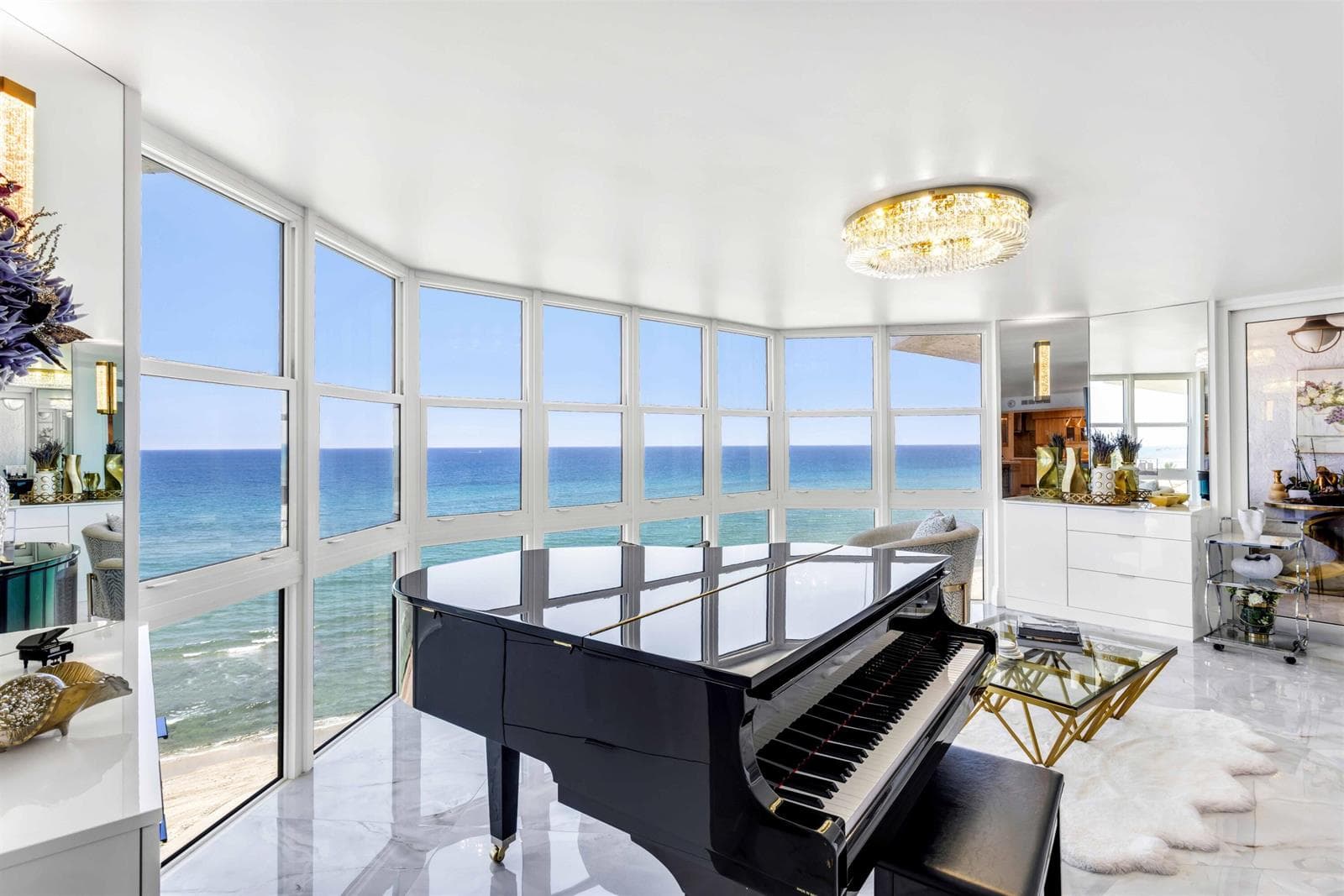 OCEANVIEW LIVING ROOM