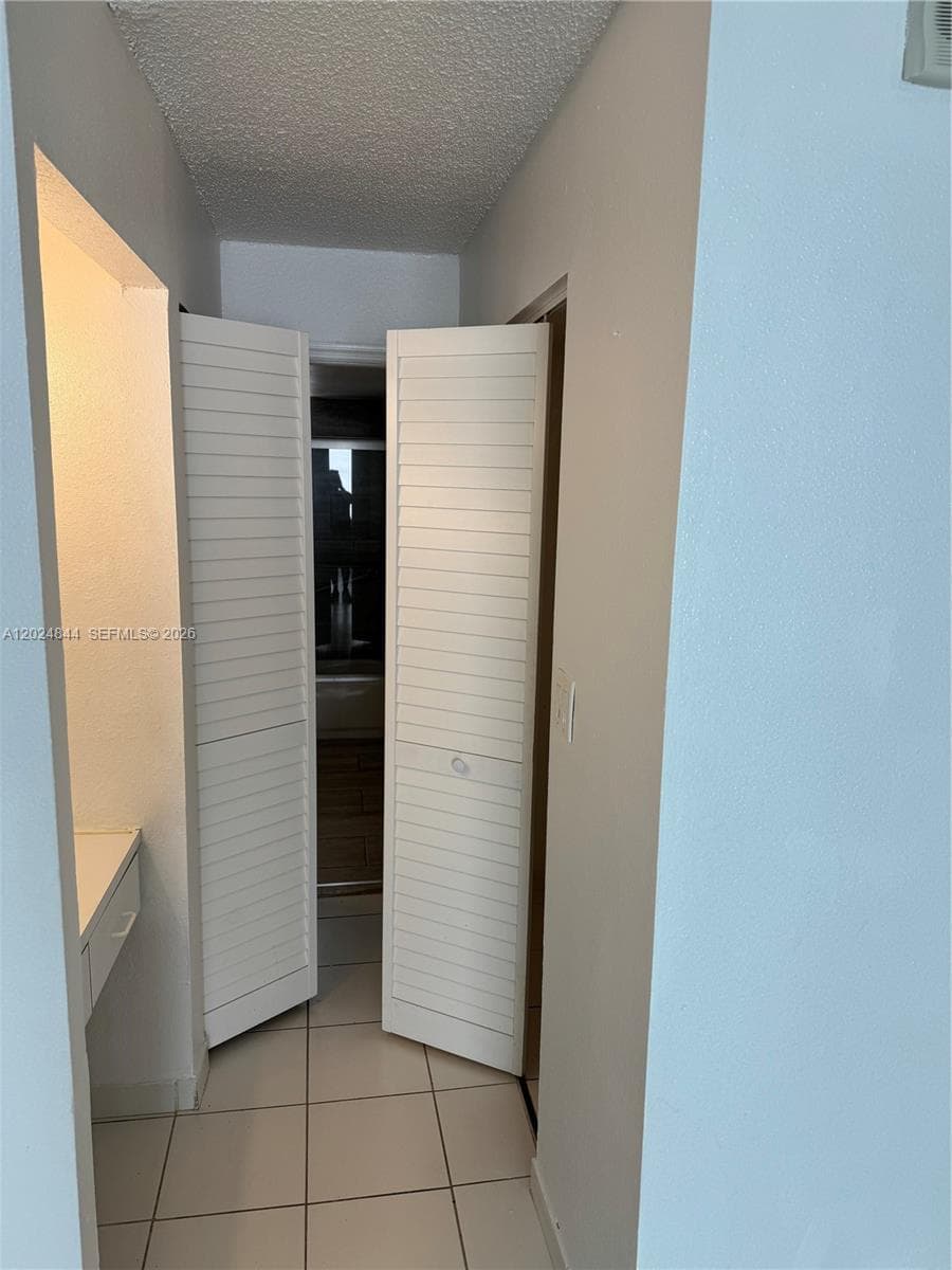 ISLAND SHORES CONDO · #907 in North Miami Beach - Photo 6