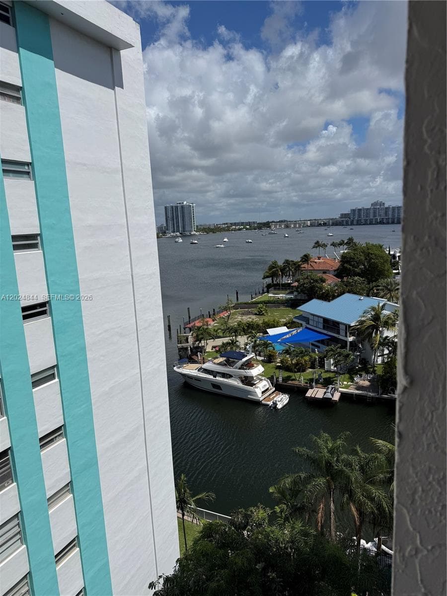 ISLAND SHORES CONDO · #907 in North Miami Beach - Photo 9