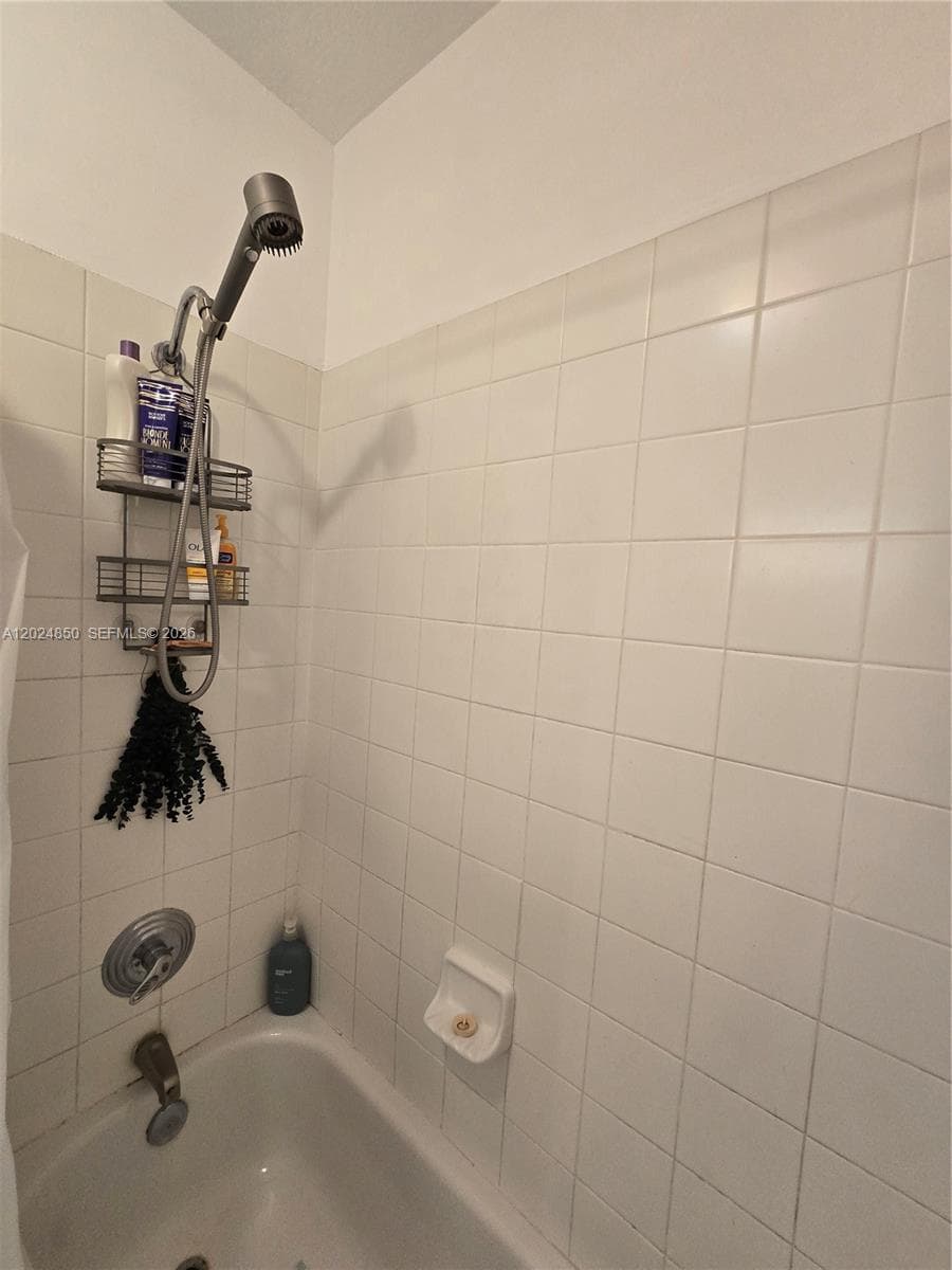 1236 NE 32nd Ave photo 27