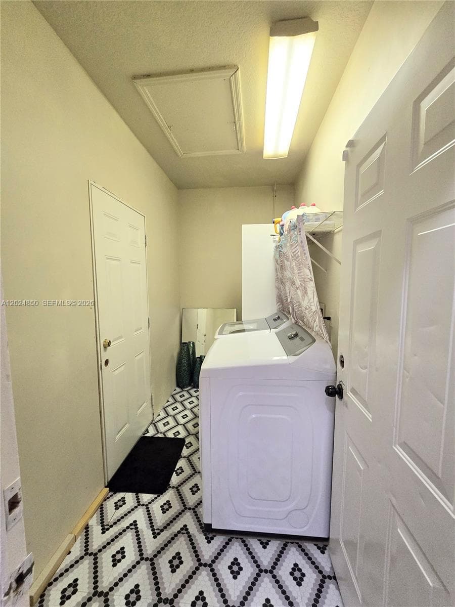 1236 NE 32nd Ave photo 17