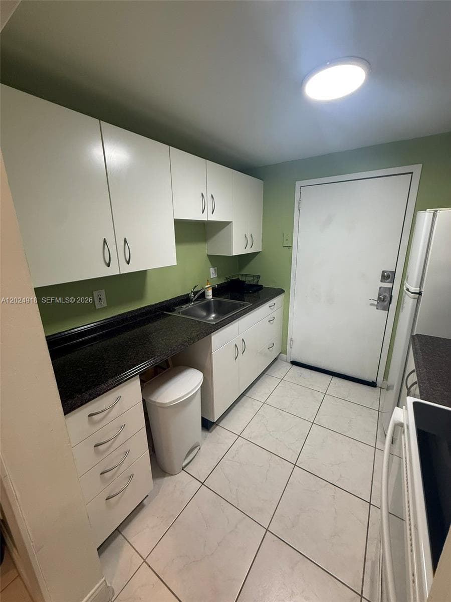KEYSTONE TOWERS CONDO · #503 in North Miami - Photo 5