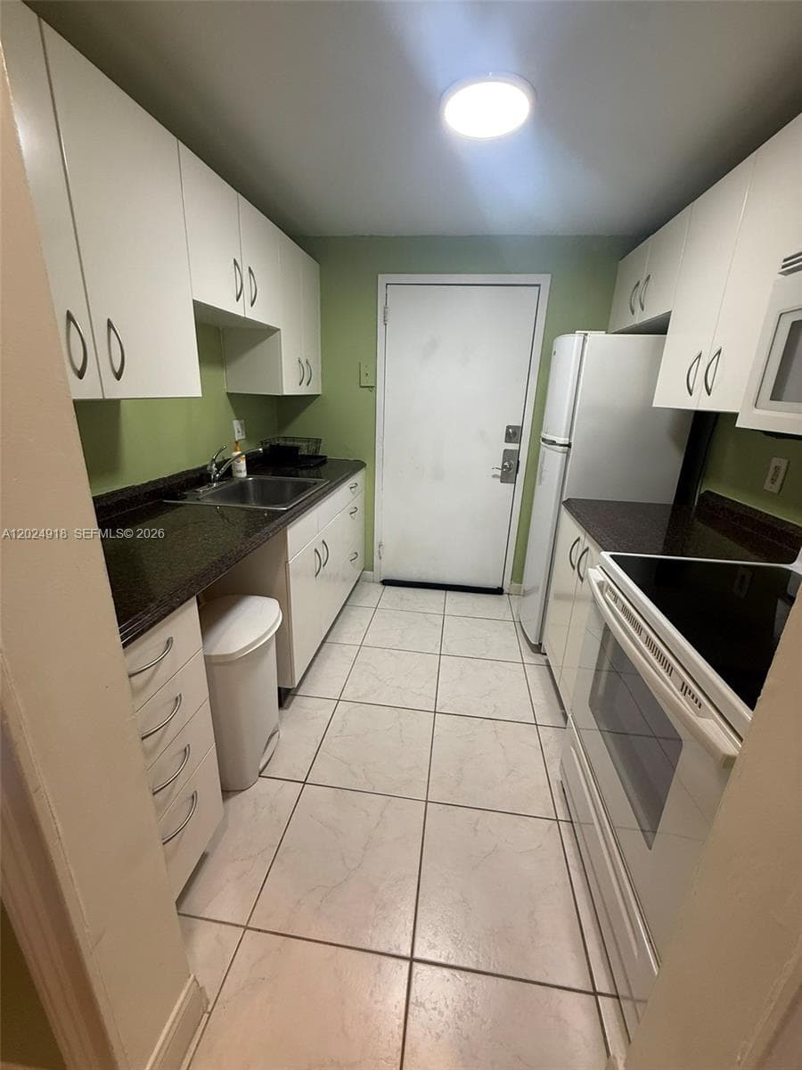 KEYSTONE TOWERS CONDO · #503 in North Miami - Photo 9