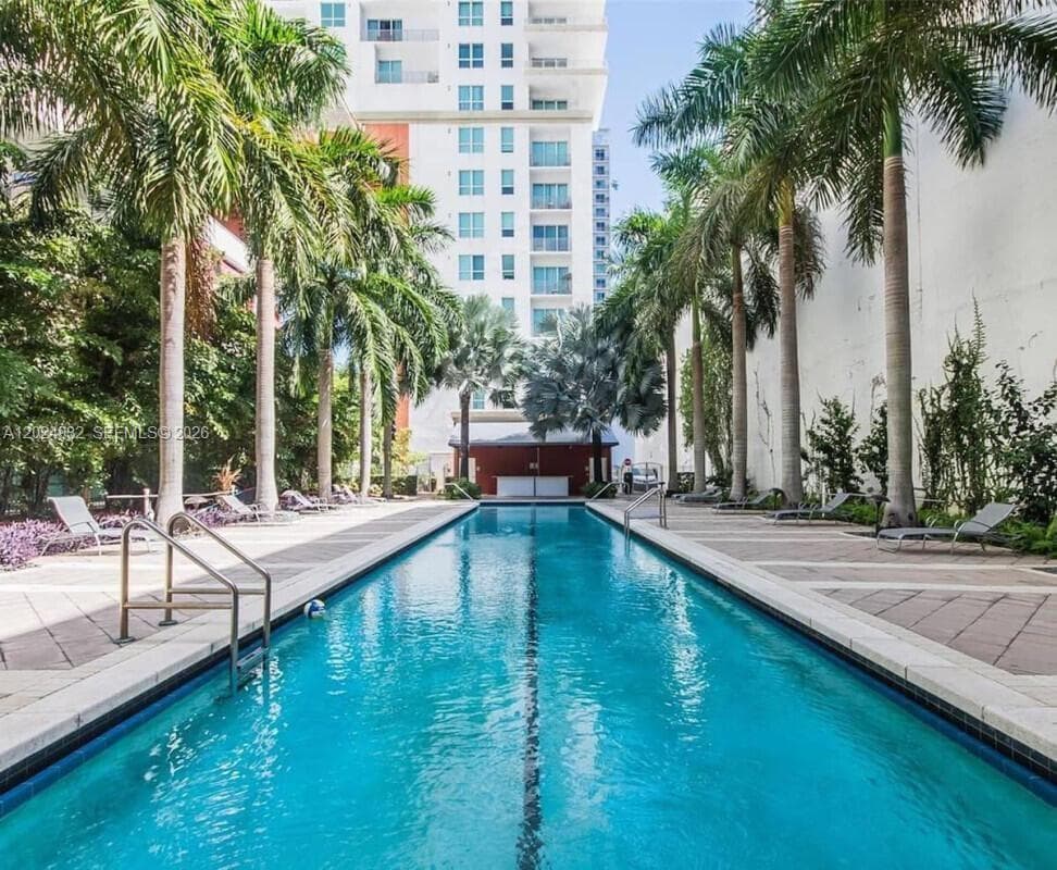Loft Downtown II · #1909 in Miami - Photo 2