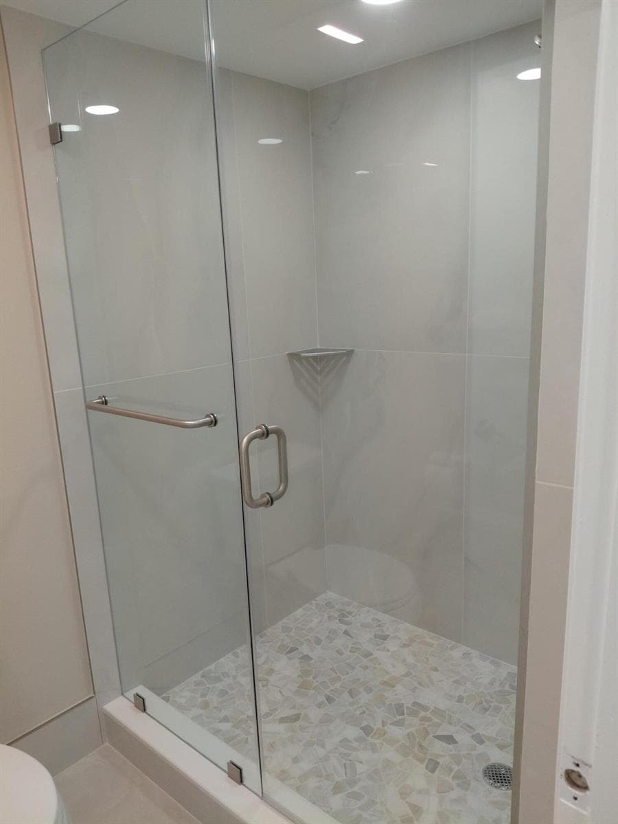 WALK IN SHOWER