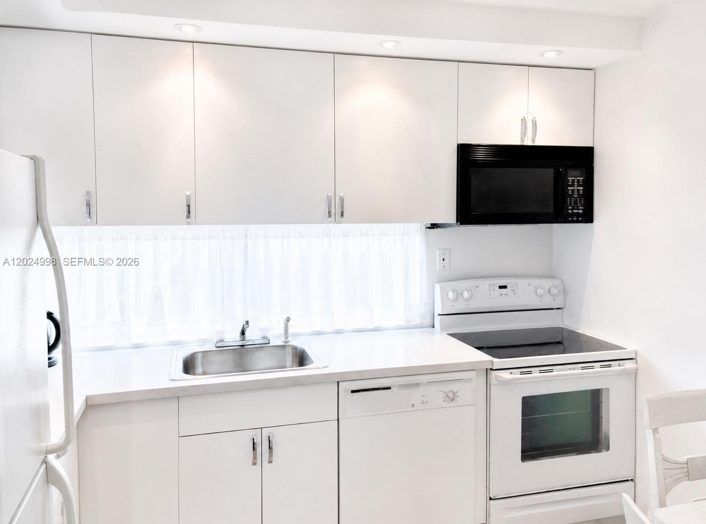 PLAZA OF AMERICAS CONDO P · #417 in Sunny Isles Beach - Photo 12