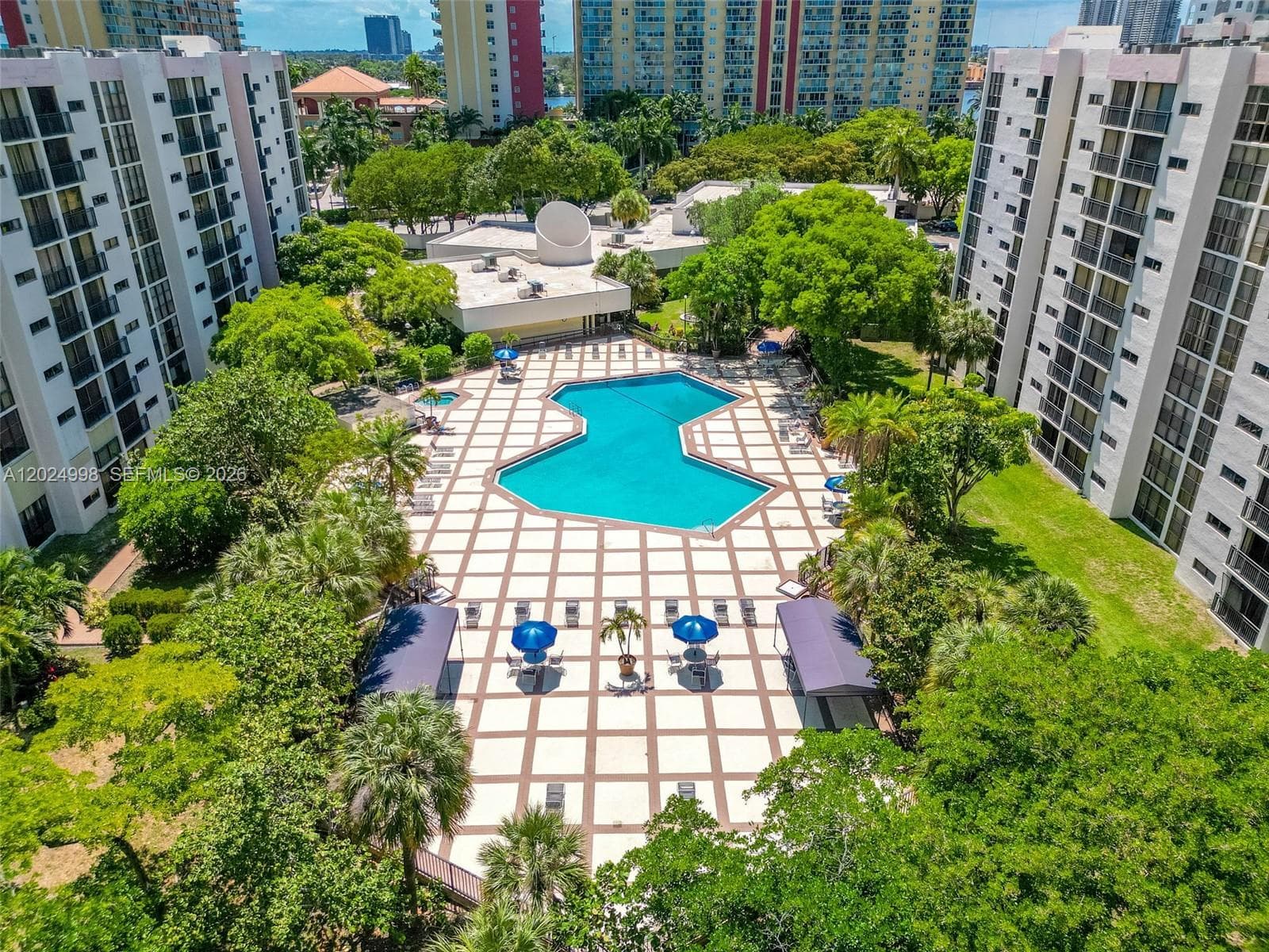 PLAZA OF AMERICAS CONDO P · #417 in Sunny Isles Beach - Photo 5