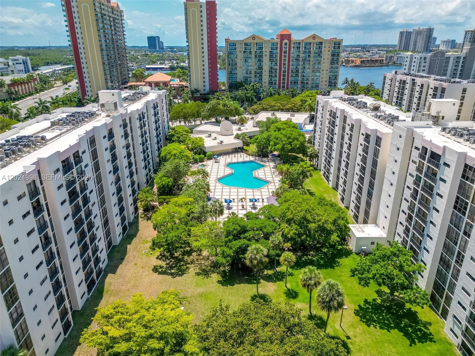 PLAZA OF AMERICAS CONDO P · #417 in Sunny Isles Beach - Photo 4