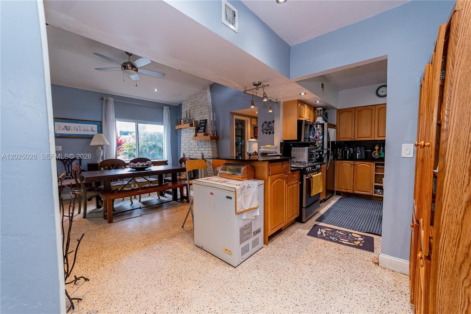 548 East Dr photo 23