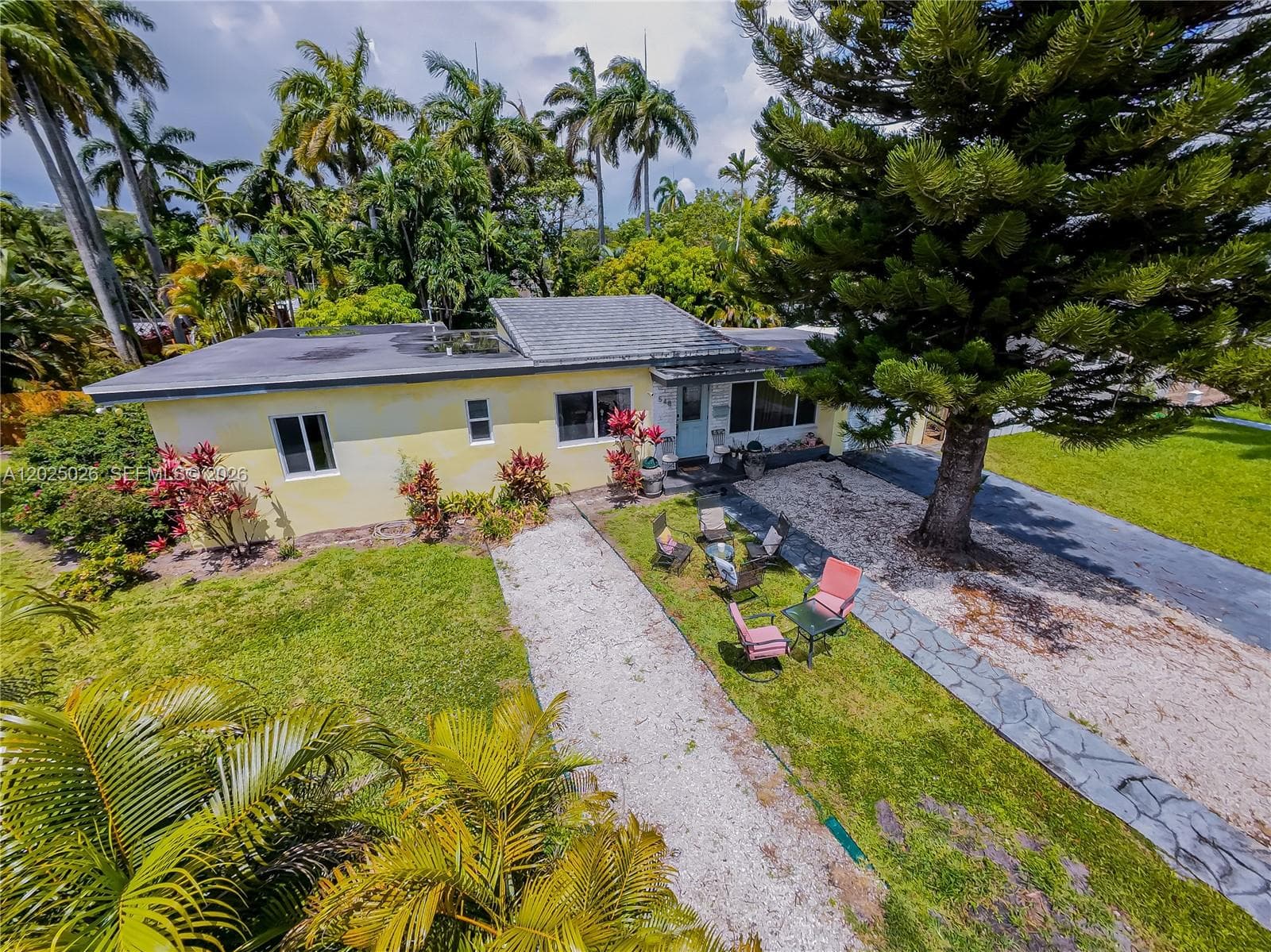 548 East Dr photo 13