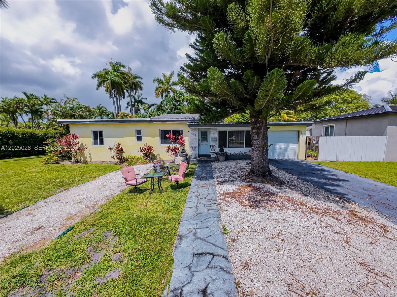 548 East Dr photo 12