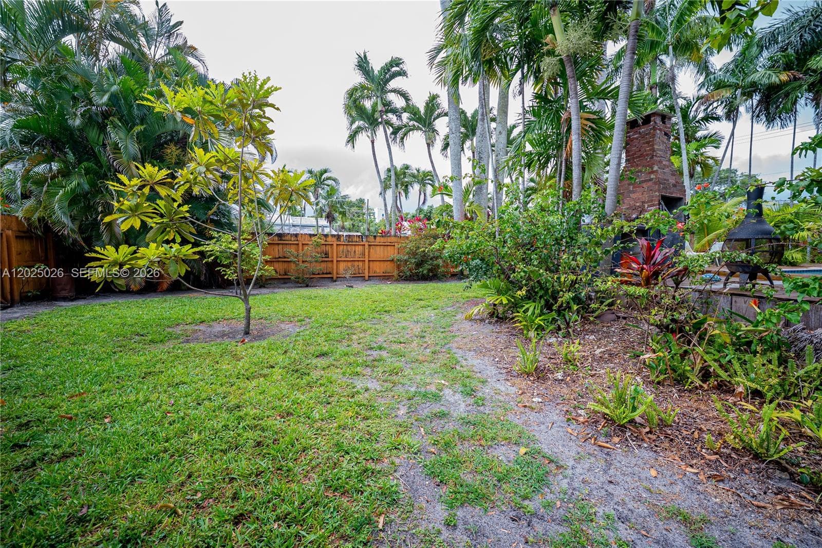 548 East Dr photo 73