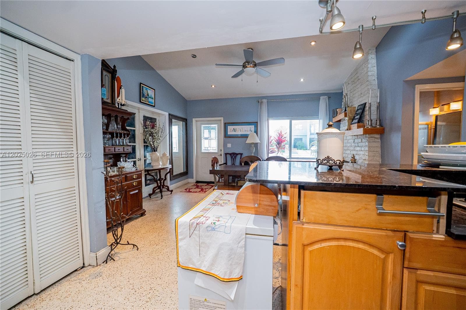 548 East Dr photo 34