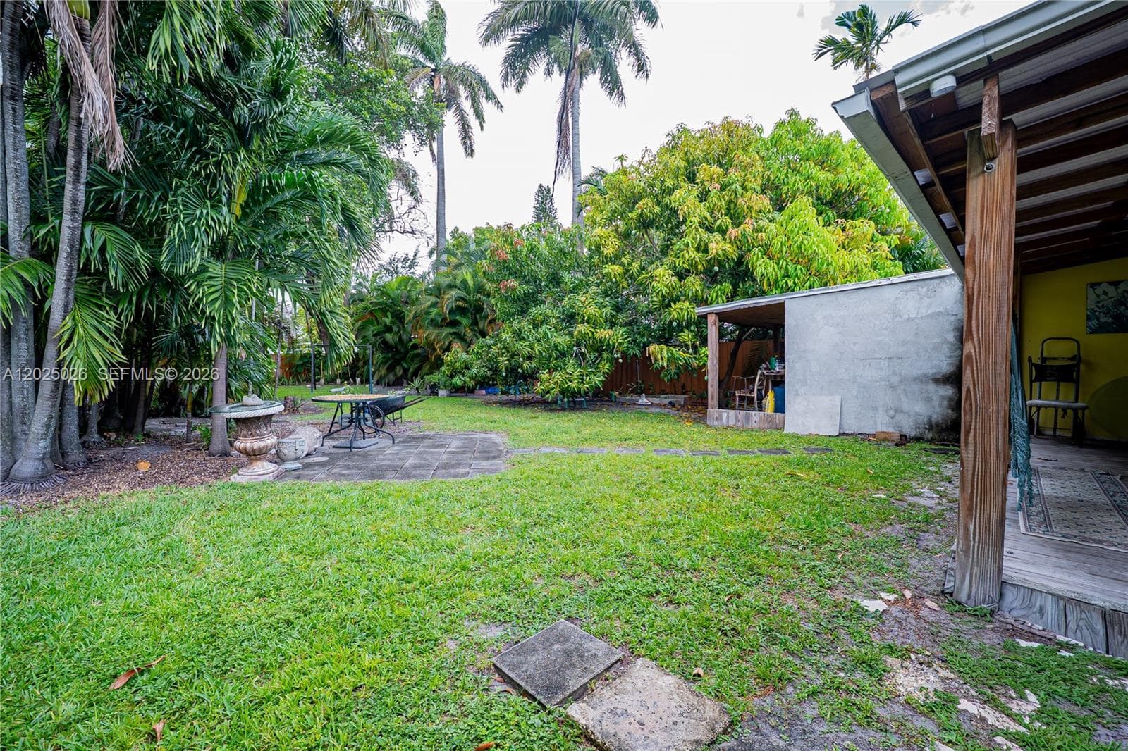 548 East Dr photo 54